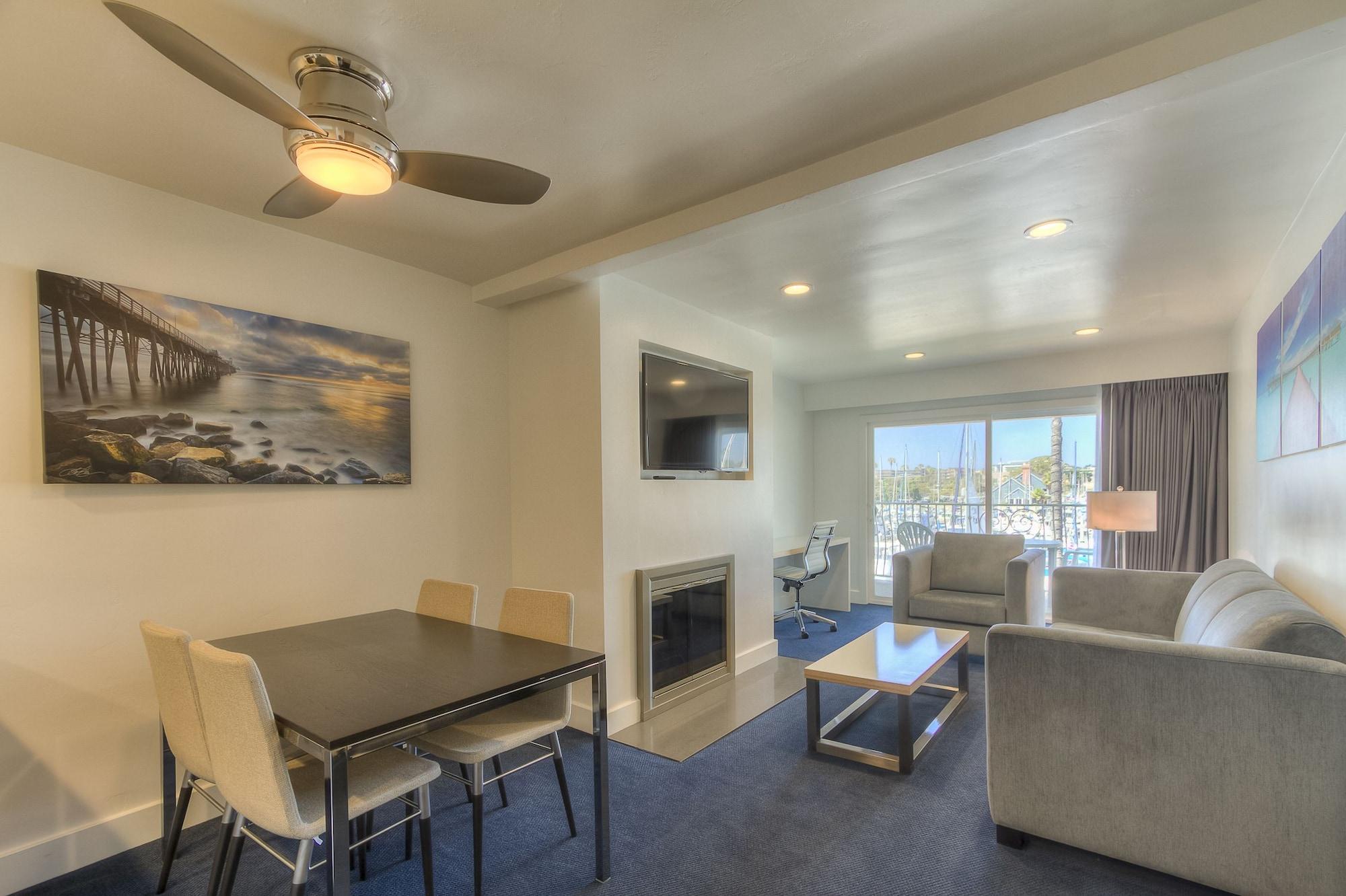 Oceanside Marina Suites - A Waterfront Hotel Εξωτερικό φωτογραφία