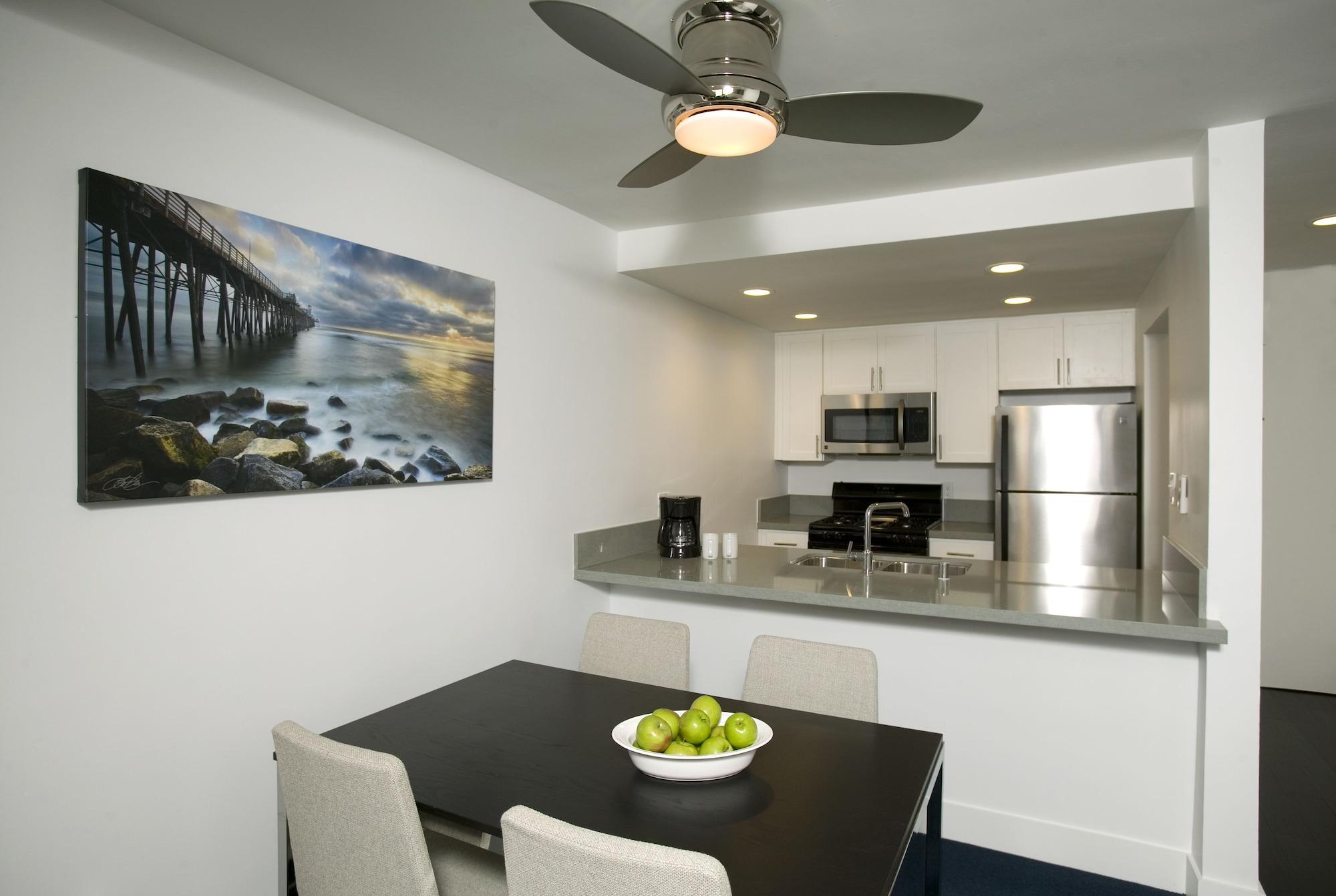 Oceanside Marina Suites - A Waterfront Hotel Εξωτερικό φωτογραφία