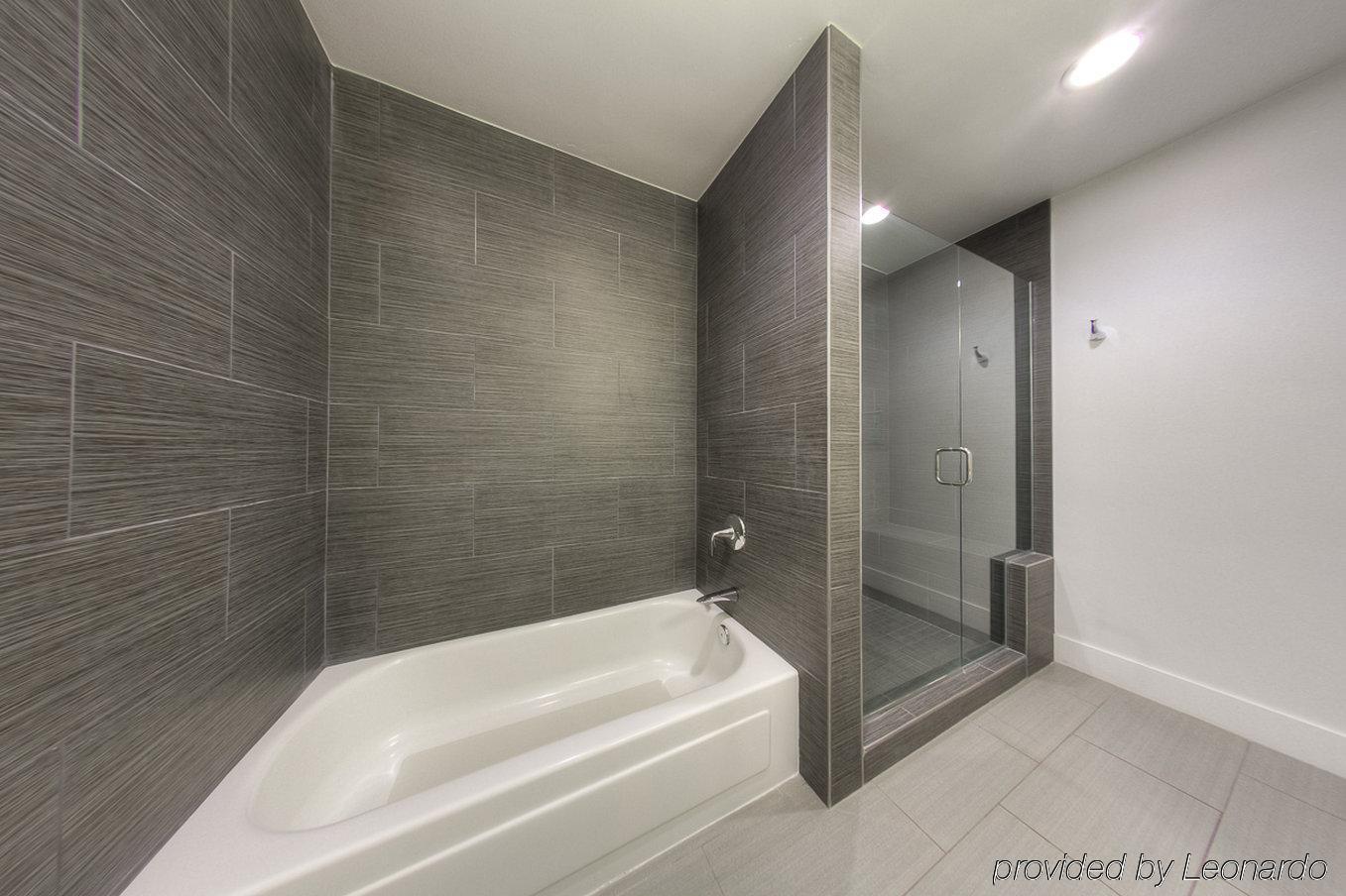 Oceanside Marina Suites - A Waterfront Hotel Εξωτερικό φωτογραφία